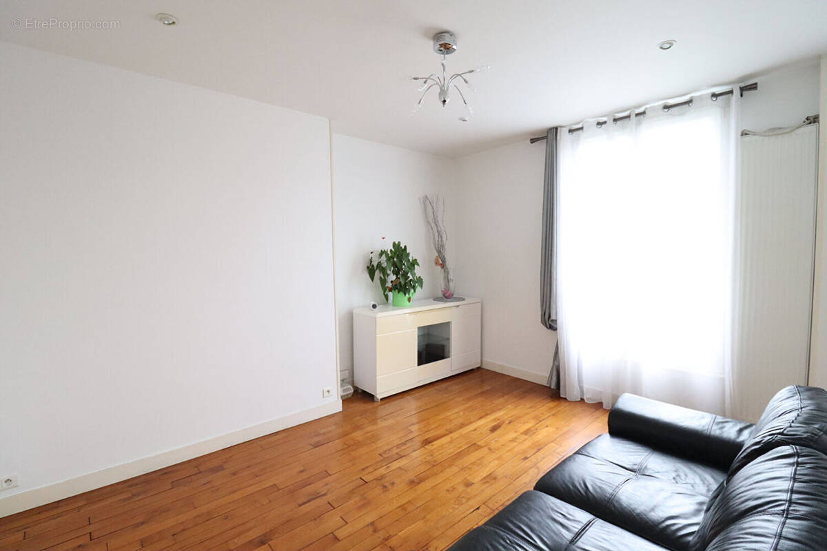 Appartement à AUBERVILLIERS