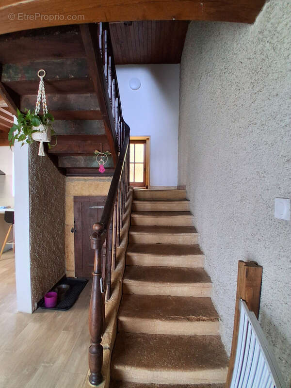 Maison à SAINT-DENIS-DE-CABANNE