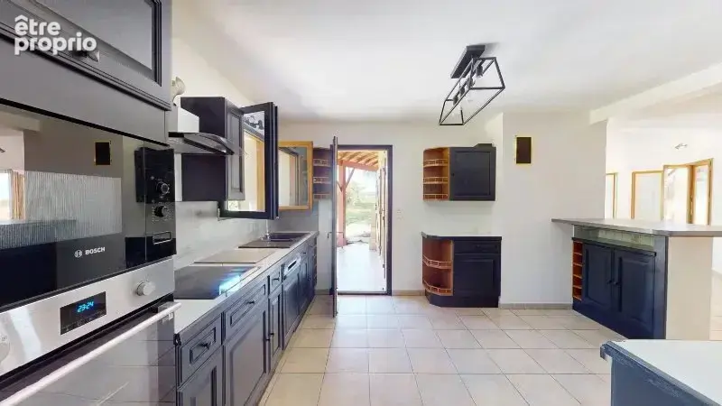 Villa T5 + T2 avec piscine et grand jardin - photo 6