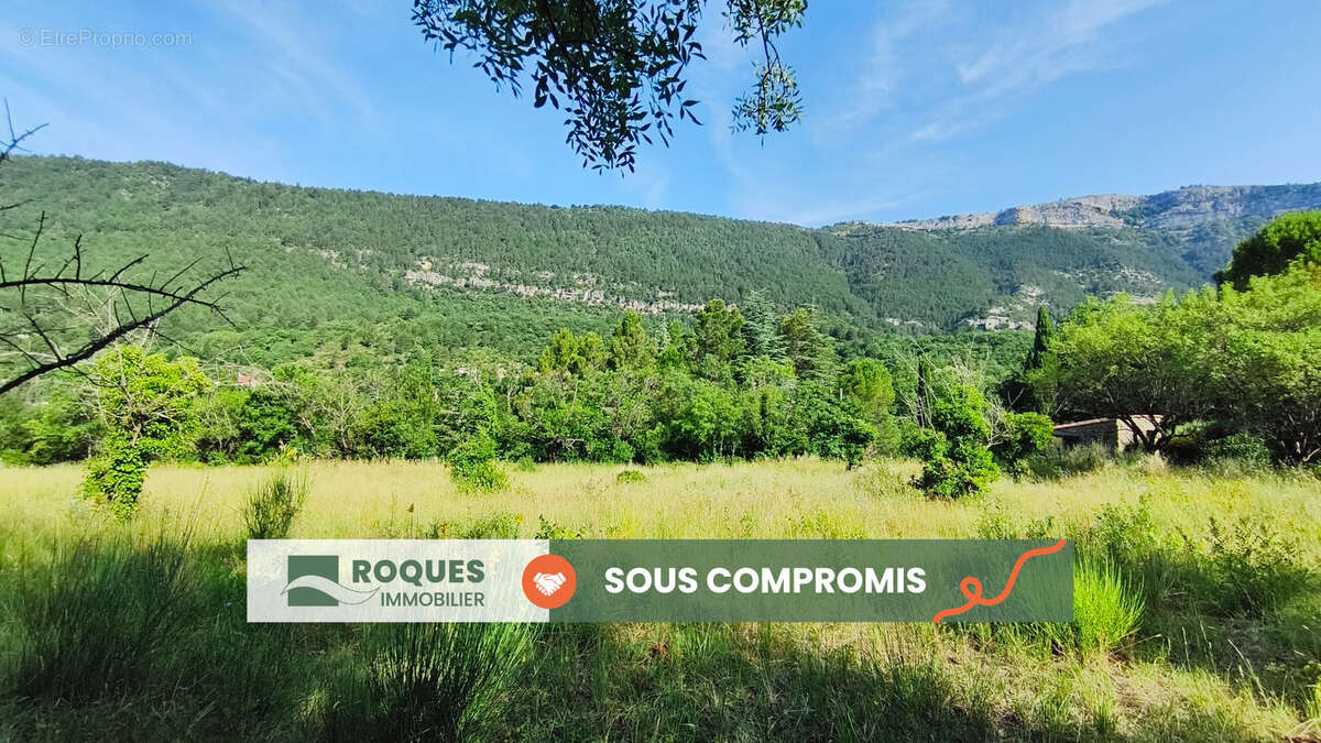 Terrain à SAINT-ETIENNE-DE-GOURGAS