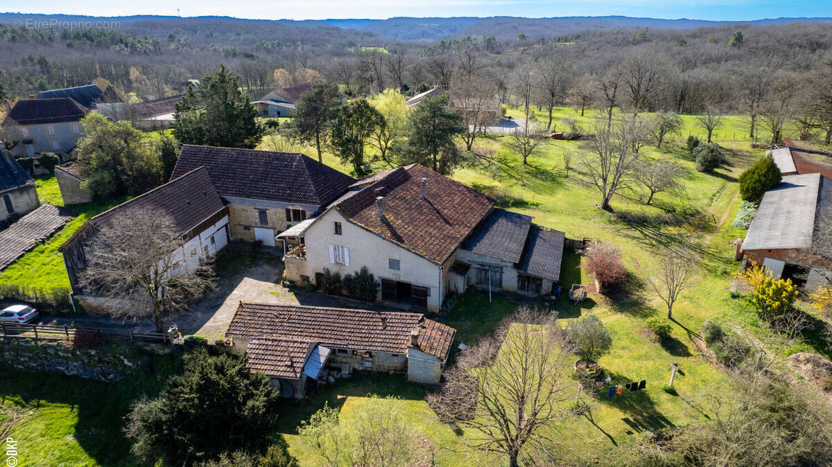 Maison à SAINT-MARTIAL-DE-NABIRAT
