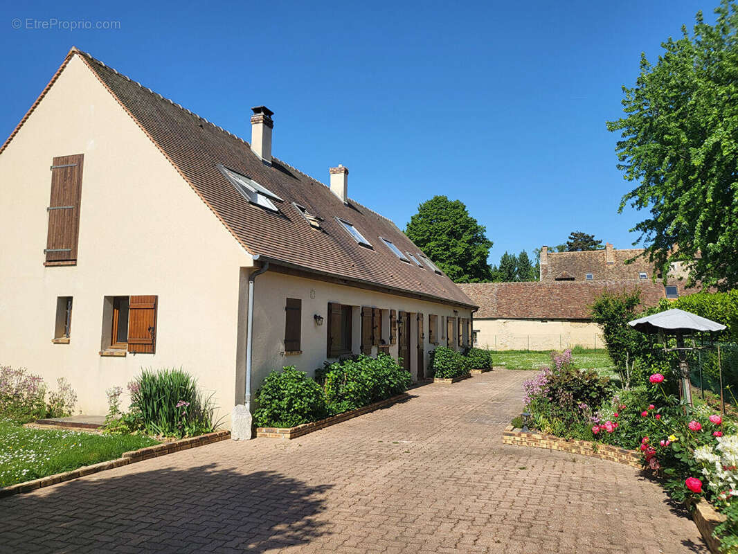 Maison à THOIRY
