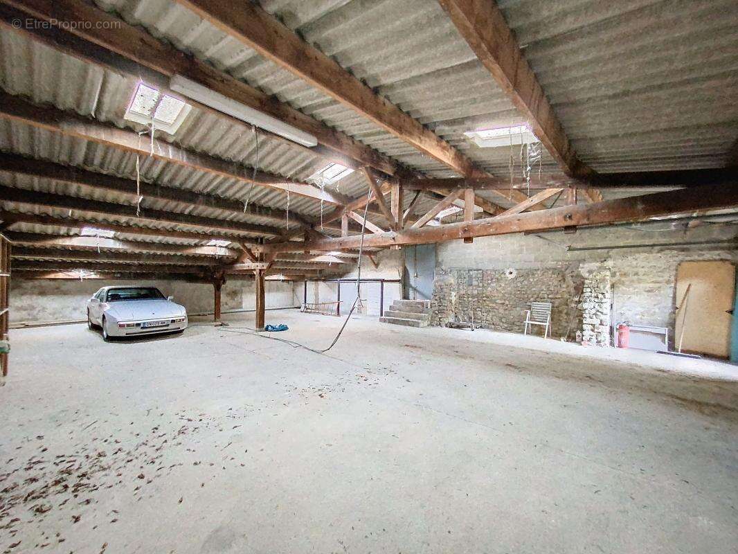 Entrepôt de stockage en centre ville ! - photo 4