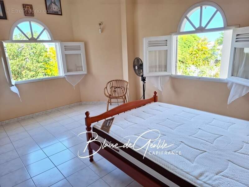 Maison à BAIE-MAHAULT