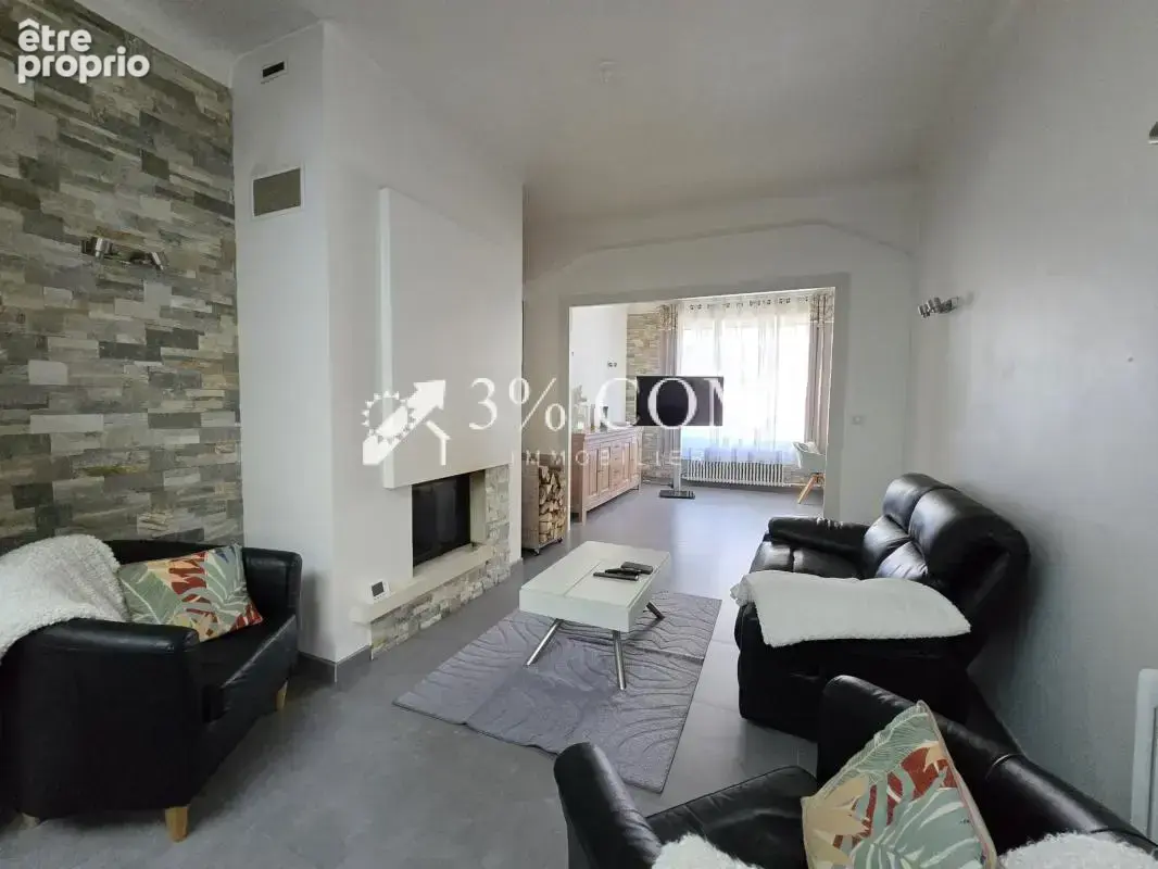 Maison semi-ndividuelle avec 4 chambres, un garage et un gra - photo 2