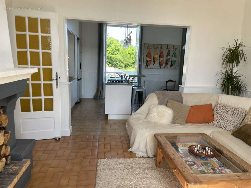 Maison de Village avec piscine et garages - photo 8