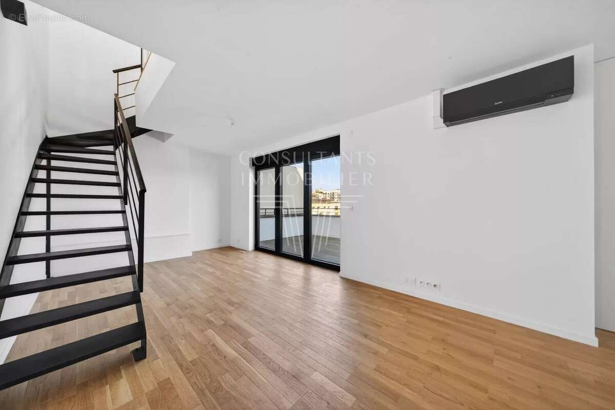 Appartement à PARIS-15E