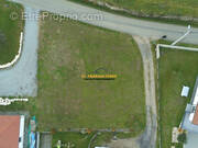 Terrain à SAINT-ROMAIN-EN-JAREZ