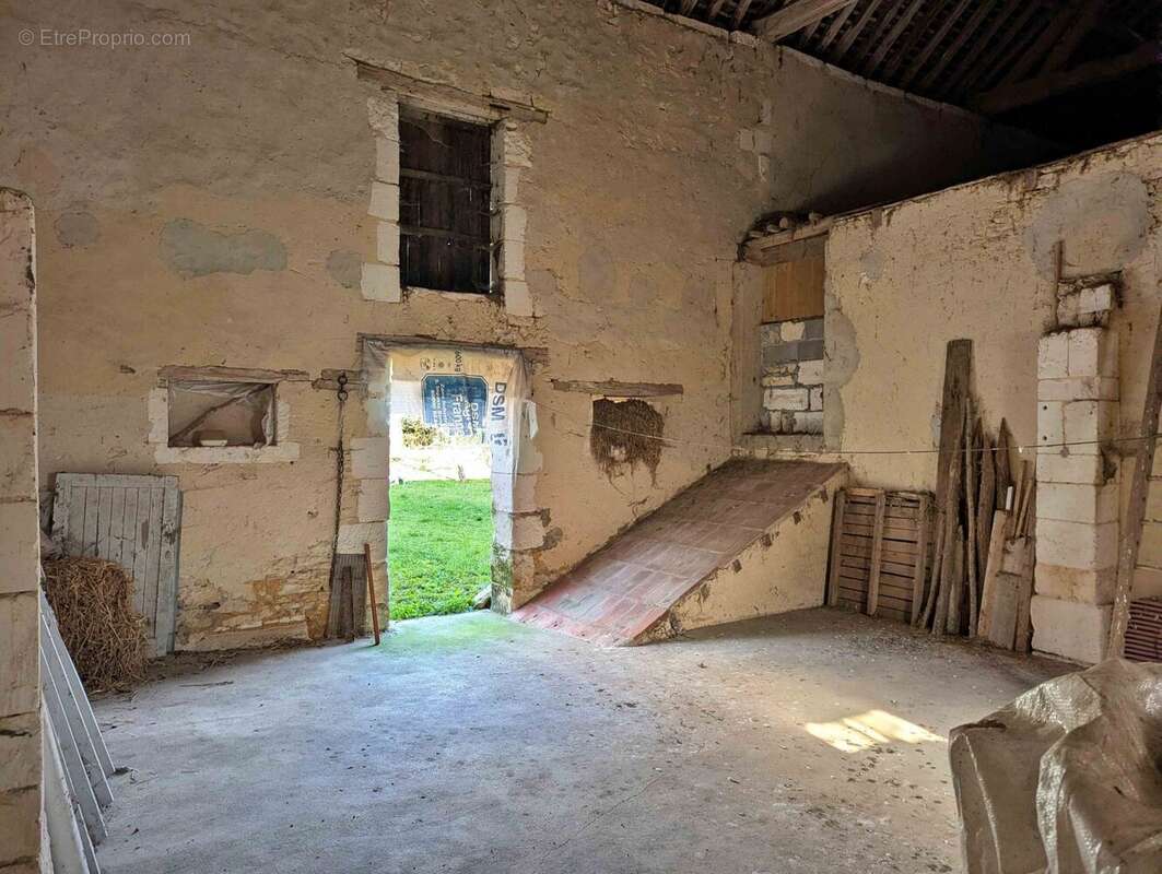 grange 20 minutes de Toucy - Maison à SEMENTRON