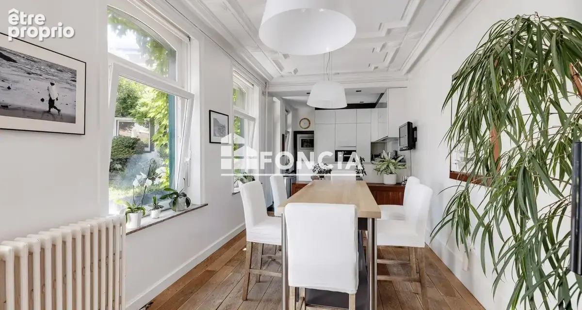 Maison avec cachet 220m2 - Proche parc BARBIEUX et Métro Epeule - Montesquieu - photo 4