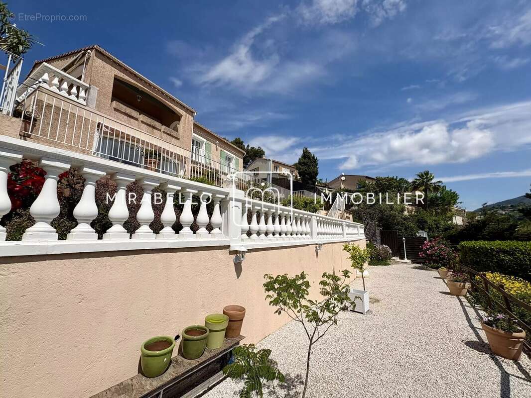 Maison 193 m² à Colomars  - photo 34
