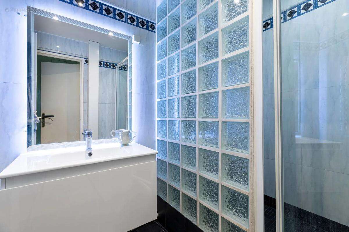 Appartement à PARIS-19E