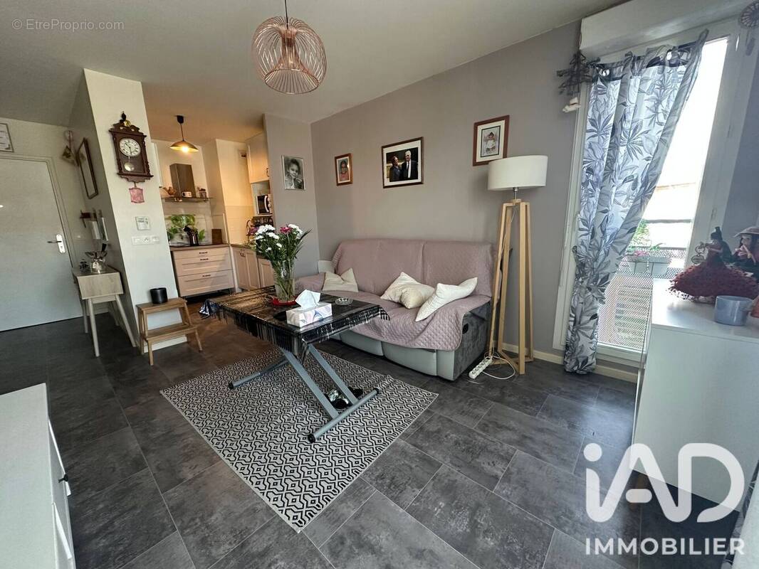 Photo 1 - Appartement à LIEUSAINT