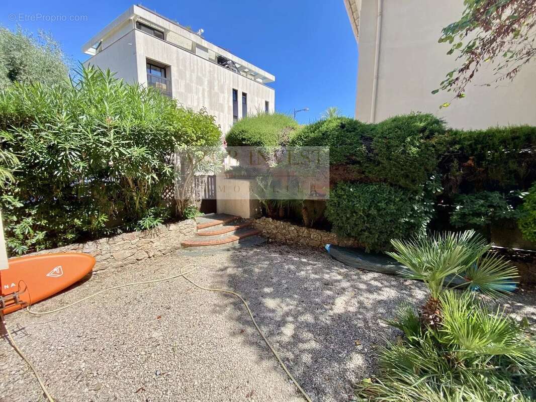 Appartement à ROQUEBRUNE-CAP-MARTIN