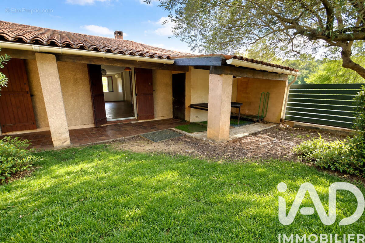 Photo 2 - Maison à LA MOLE