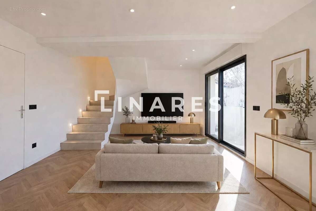 Appartement à MARSEILLE-5E
