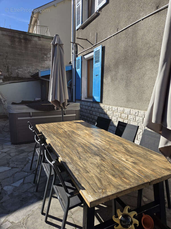 Maison à NOTRE-DAME-DE-MESAGE