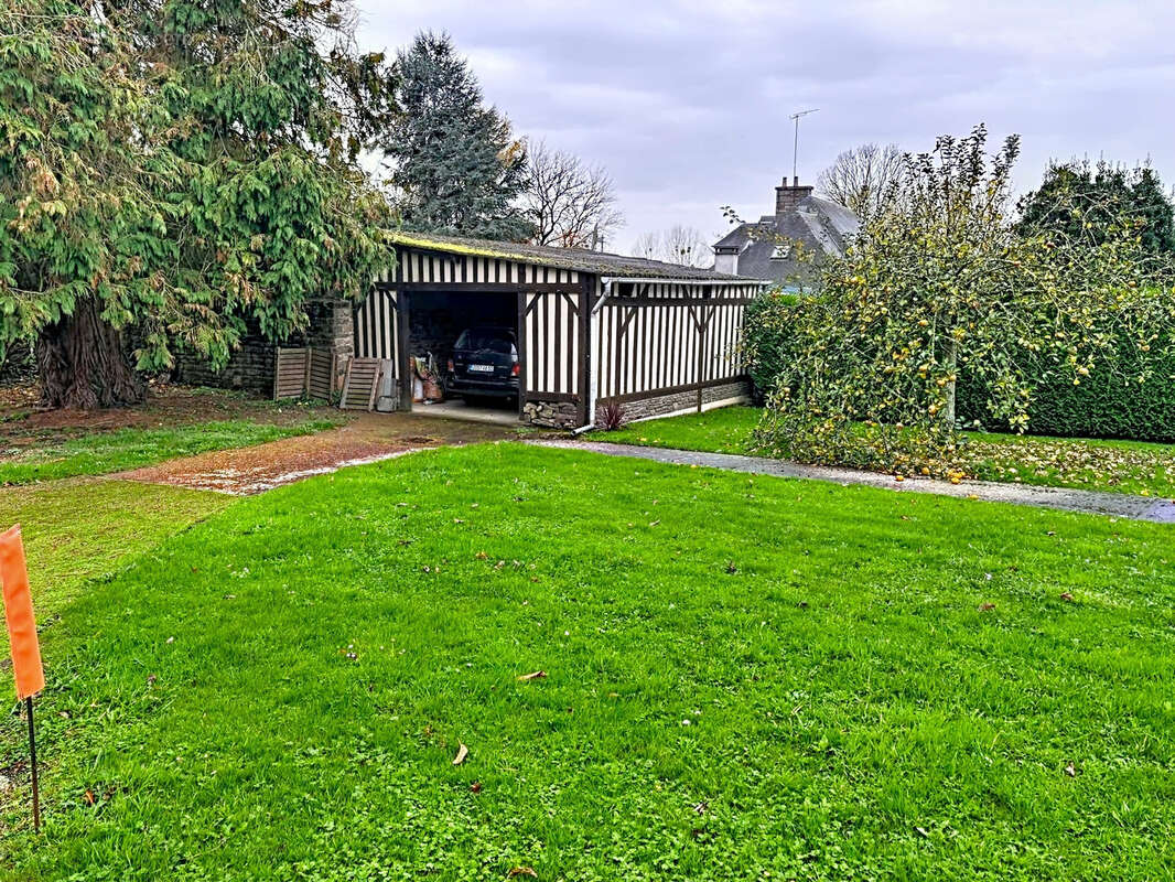 Maison à SAINT-HILAIRE-DU-HARCOUET