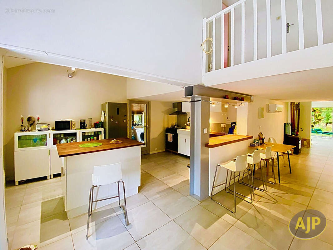 Gaillan - Landaise rénovée de 214m2 avec piscine ! - photo 11