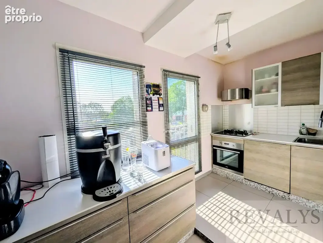 COTE D'OR (21) - LONGVIC - Appartement T4 de 81,90 m² - photo 2