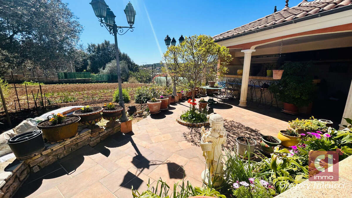 Maison à FLASSANS-SUR-ISSOLE