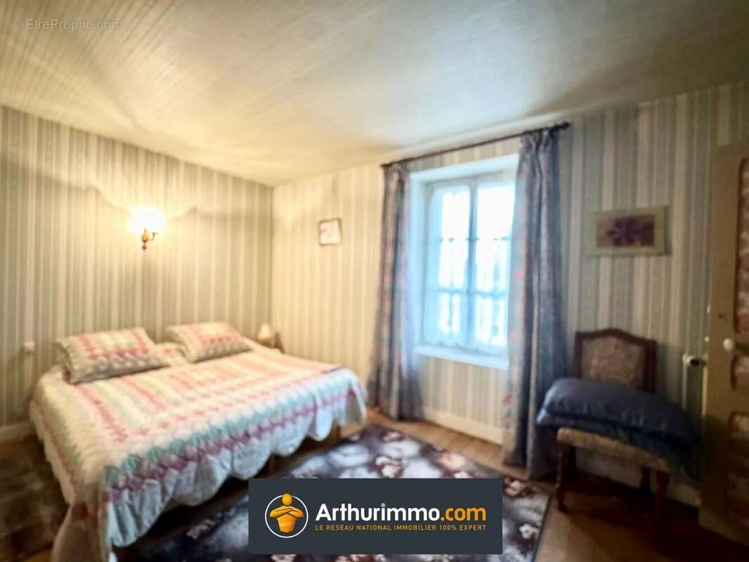 Maison à MOUROUX
