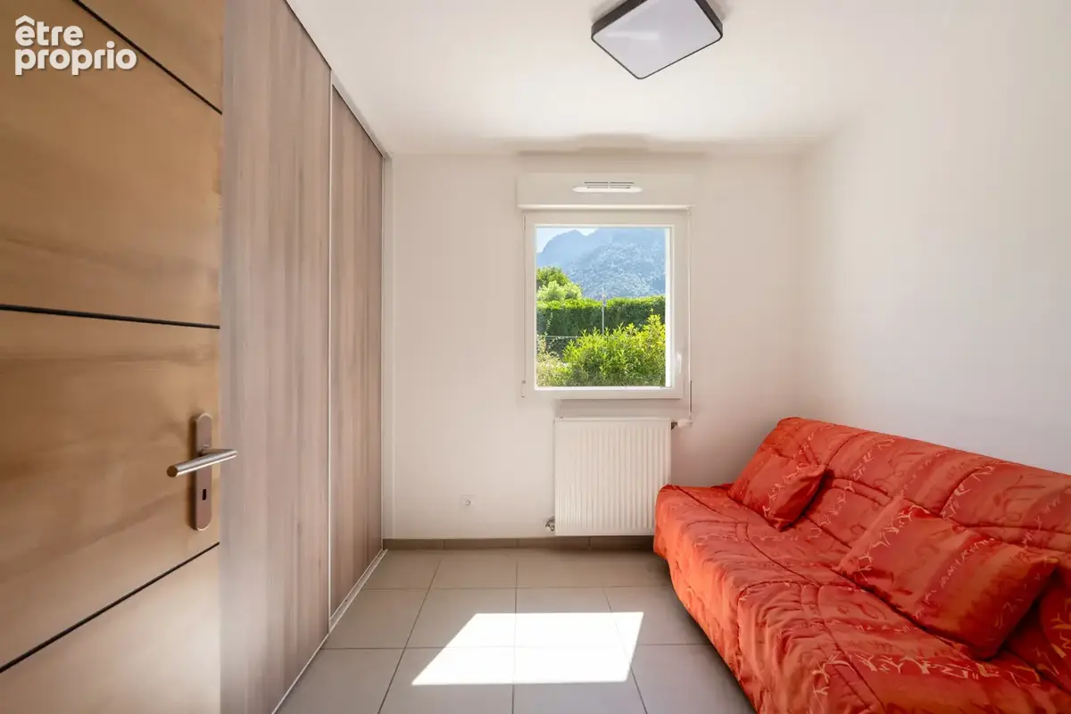 DOUSSARD - Appartement T4 lumineux avec jardin - photo 10