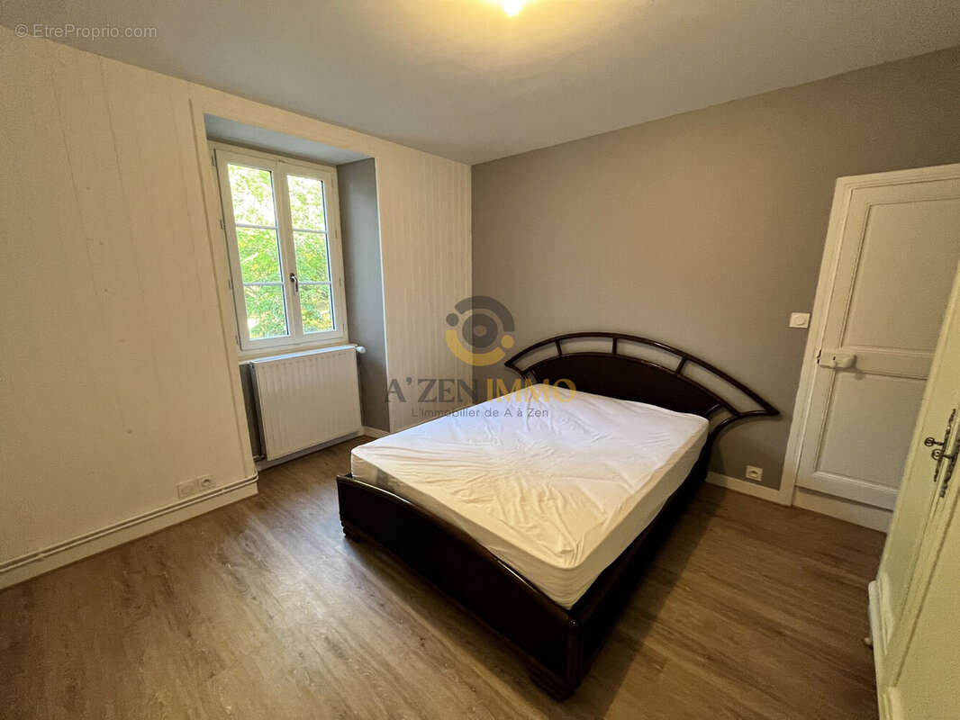 Maison à MONCOUTANT