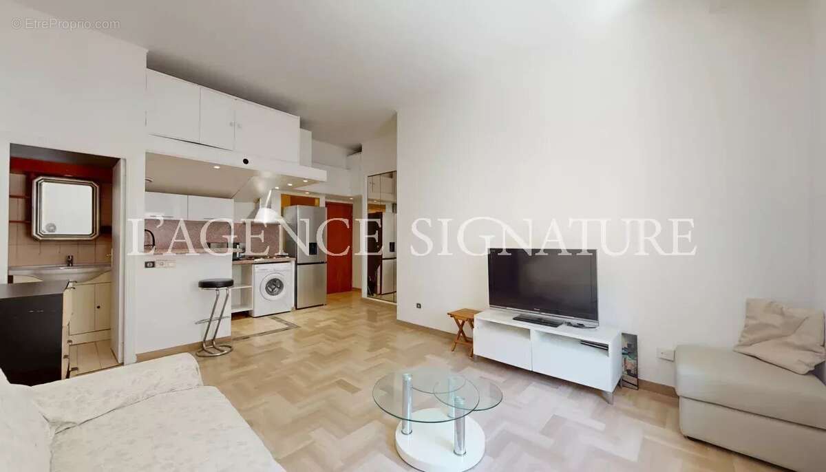 ** a vendre - studio 28 m² - nice centre ** - photo 4