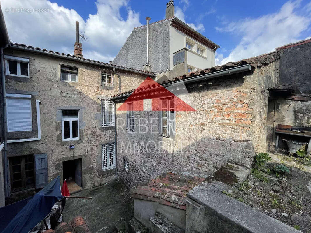 Appartement à SAINT-AMANS-SOULT