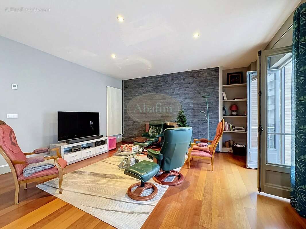Appartement haussmannien lumineux - photo 17