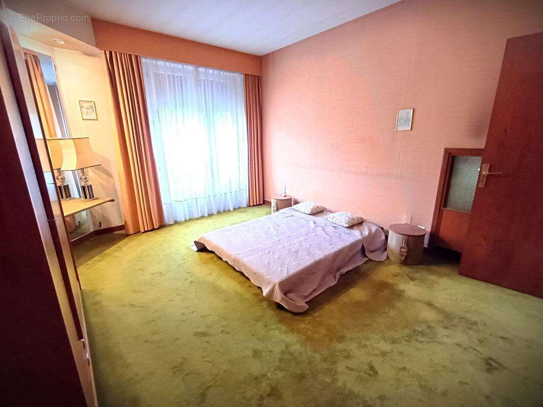 Belle maison d'architecte années 60 à rénover - Chalons En Ch. 160 m2 - 4 Chambres - photo 8