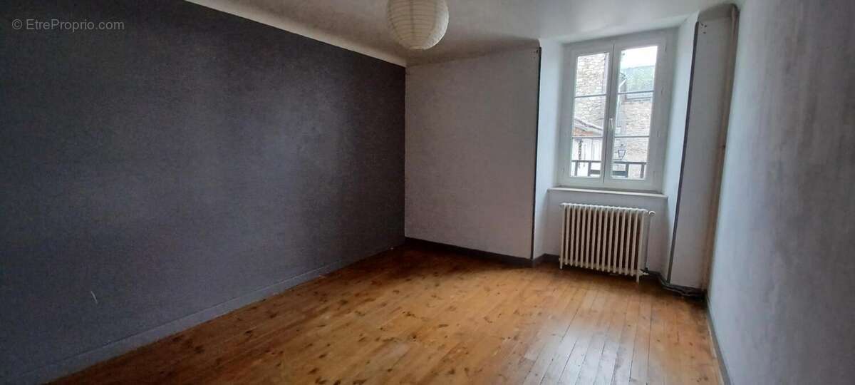 Appartement à RUYNES-EN-MARGERIDE