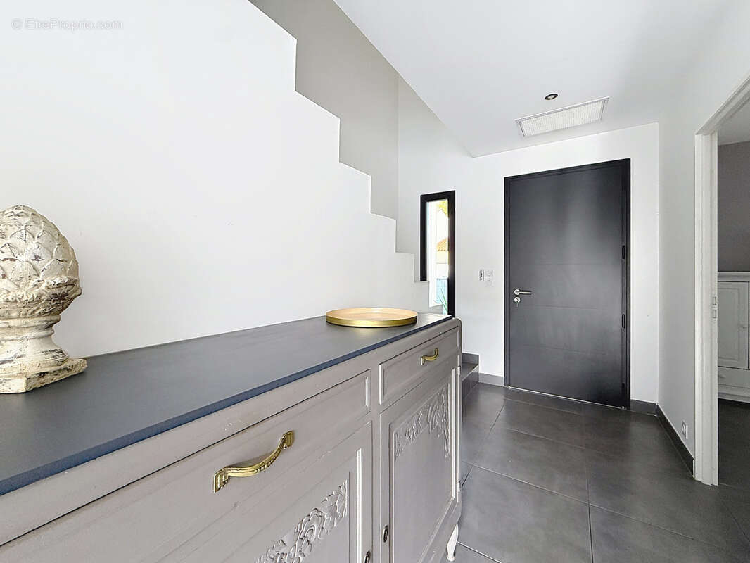 Maison à PEZILLA-LA-RIVIERE