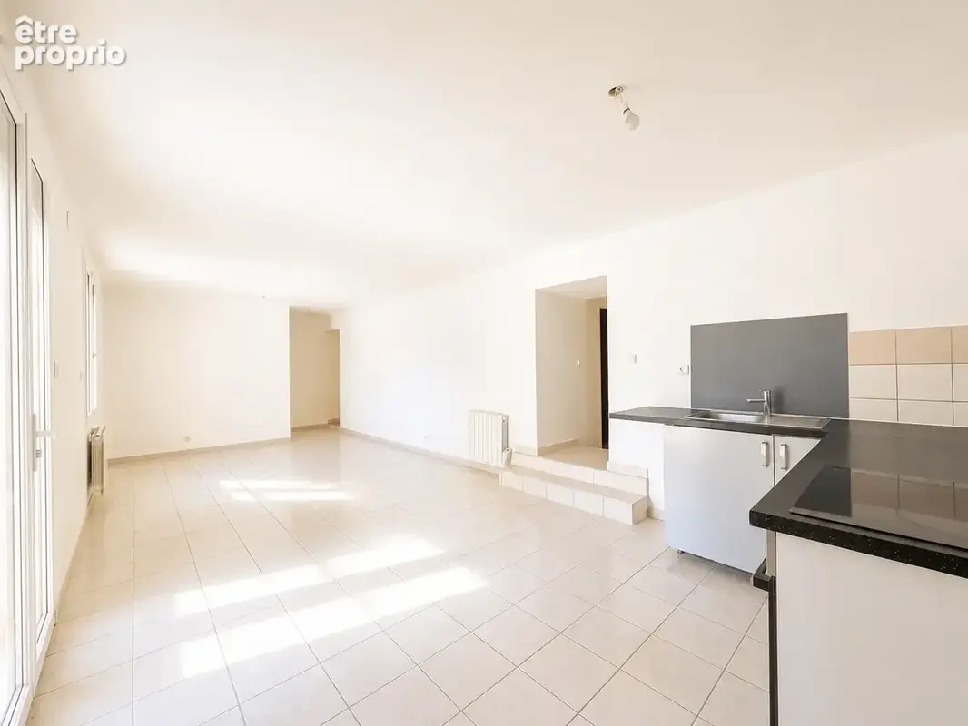 Appartement T3 montée Charlemagne - Vienne - Place de stationnement - photo 6