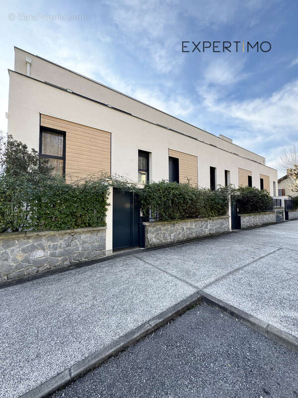 Appartement à FONTANIL-CORNILLON
