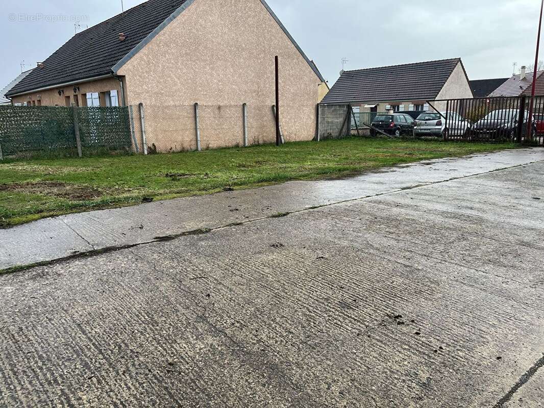 Terrain à MONETEAU