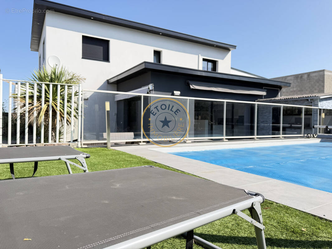 Maison à MONTREUIL-JUIGNE