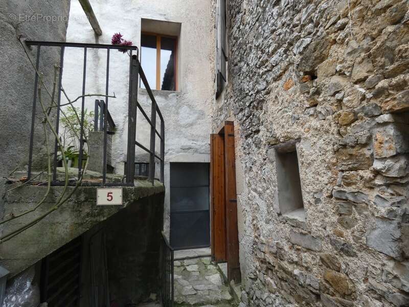 Maison à DURFORT-ET-SAINT-MARTIN-DE-SOSSENAC