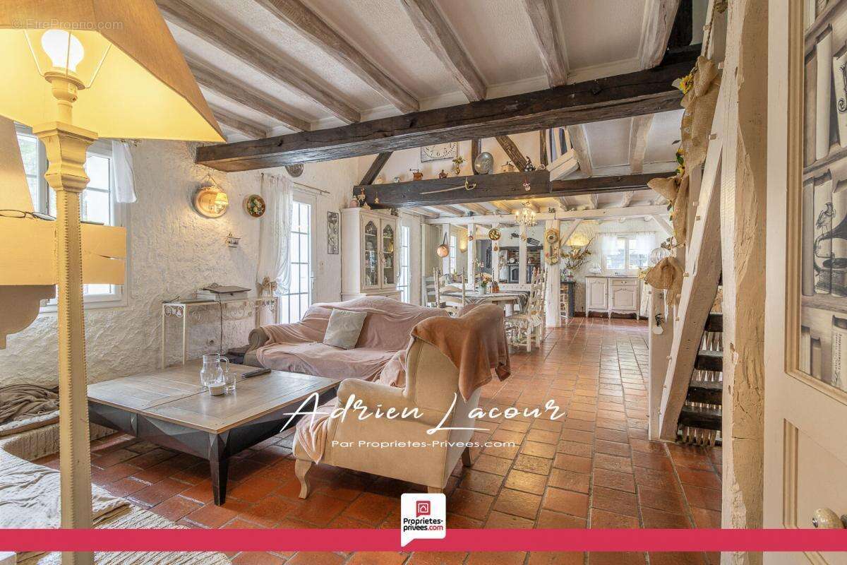 Maison à LASSAY-SUR-CROISNE