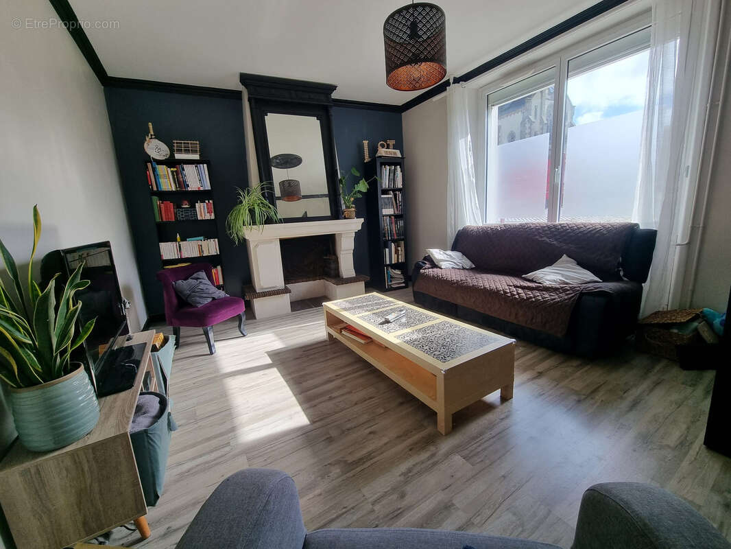 Maison à SAINT-LAURENT-SUR-SEVRE