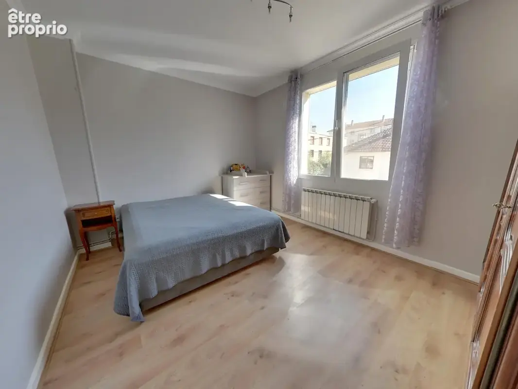 Maison mitoyenne 4 pièces de 106 m2 rénovée avec jardin et potentiel d’agrandissement echirolles ouest - photo 6
