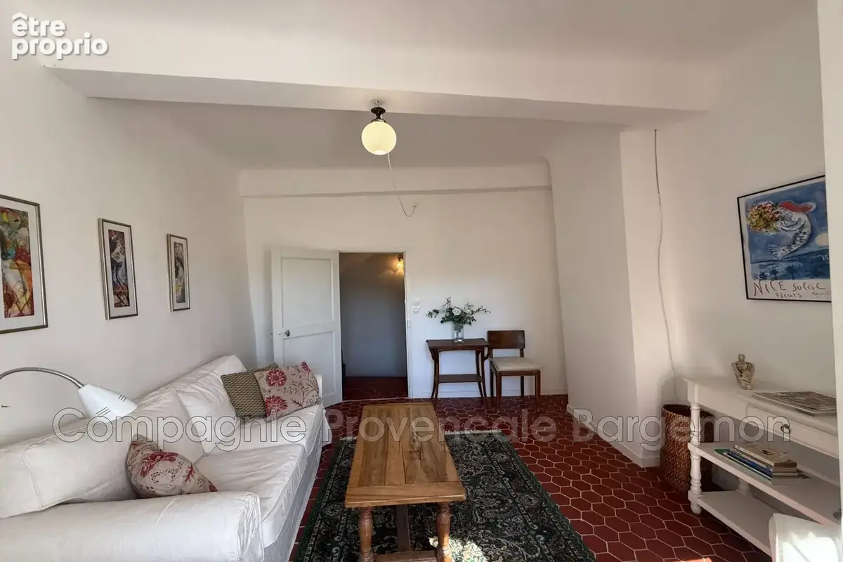 Maison 97 m² à Callas  - photo 9