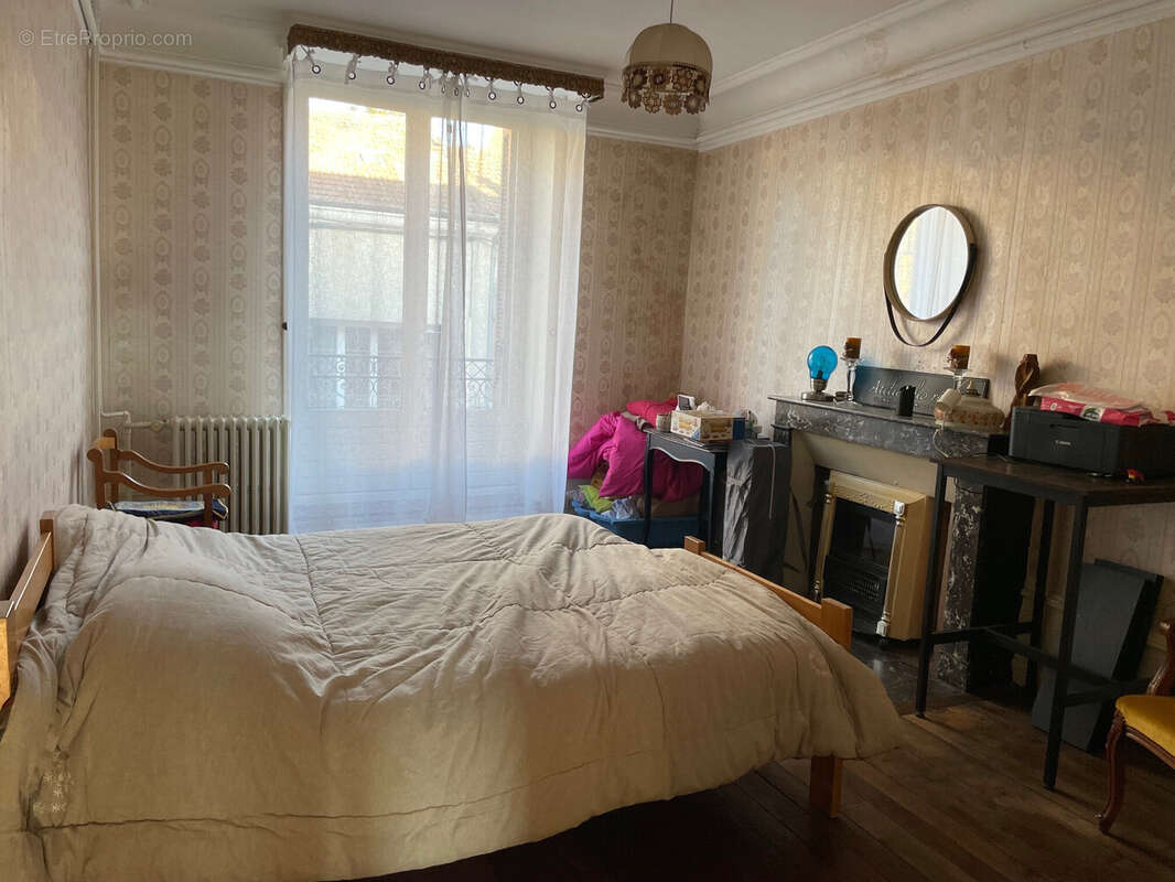 Maison à LA CLAYETTE