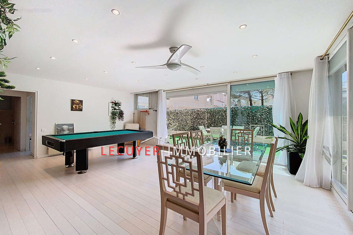 Appartement à VALLAURIS