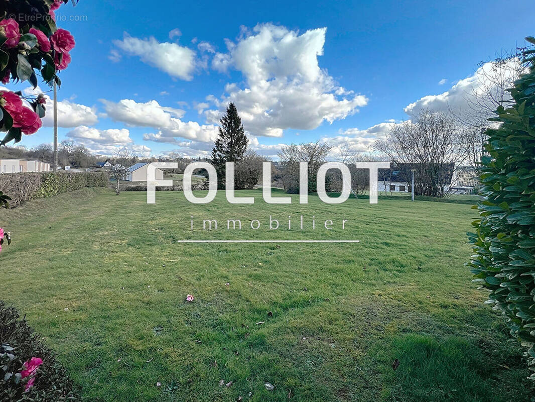 Terrain à COUTANCES