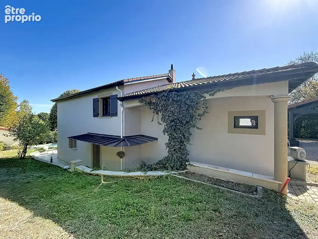 Villa de charme avec piscine, 6 chambres et 1 500 m² de terrain, dépendance! - photo 16