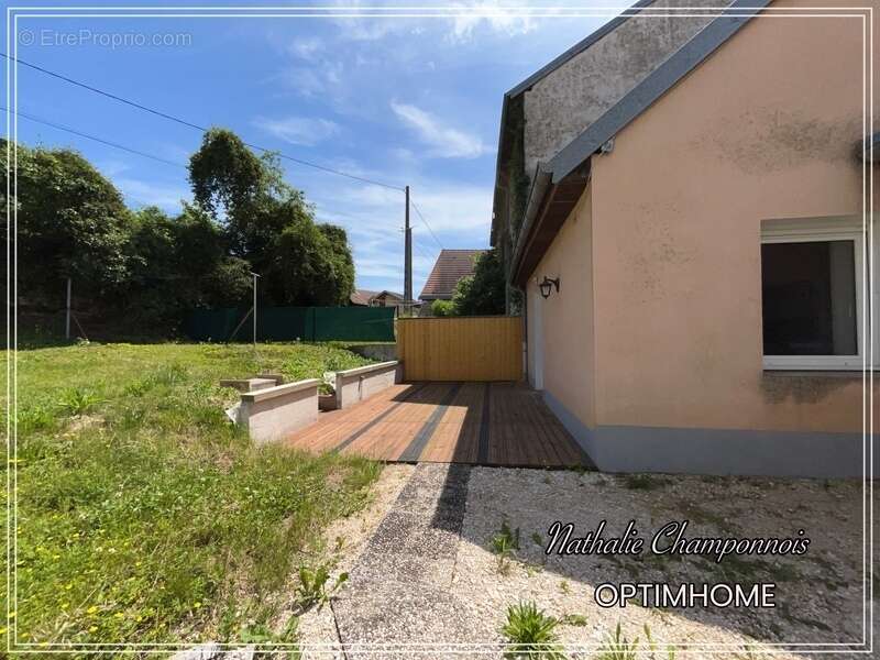 Chargey-lès-Gray (70100)- Maison rénovée 90 m² - 3 chambres - Garage - Terrasse - photo 11