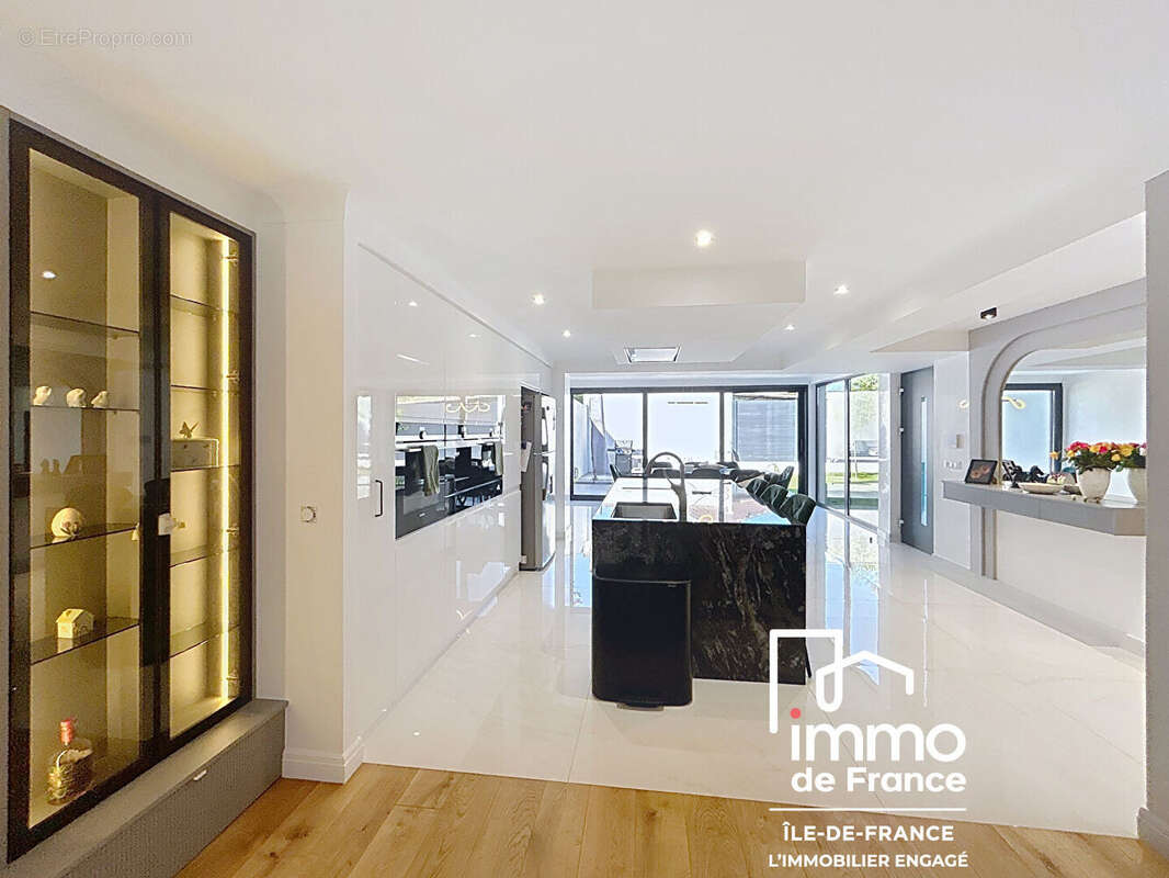Maison à NEUILLY-PLAISANCE