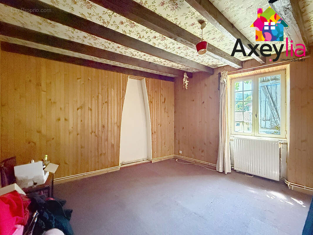 A vendre - les noës - ancienne auberge à rénover avec appartement - photo 11